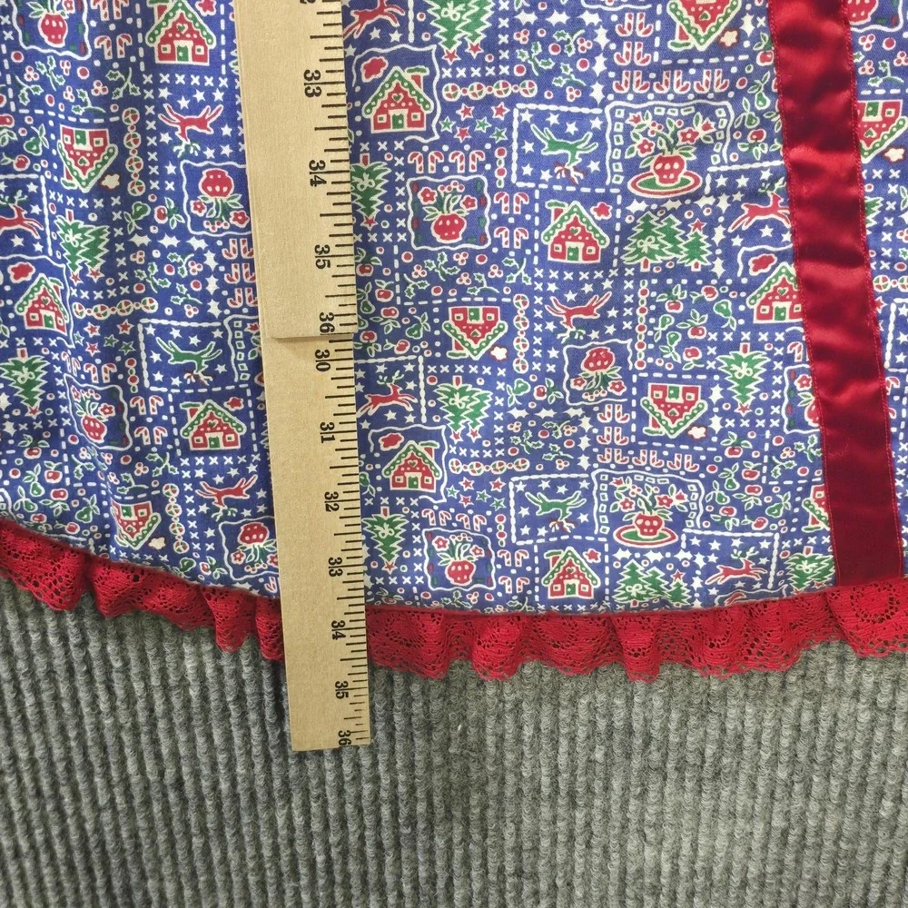 Vintage Handmade Christmas Tree Skirt 42